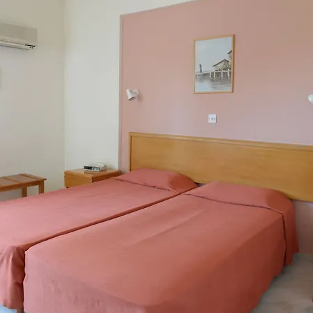 Artemis Aparthotel Protaras