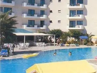 Artemis Aparthotel Protaras