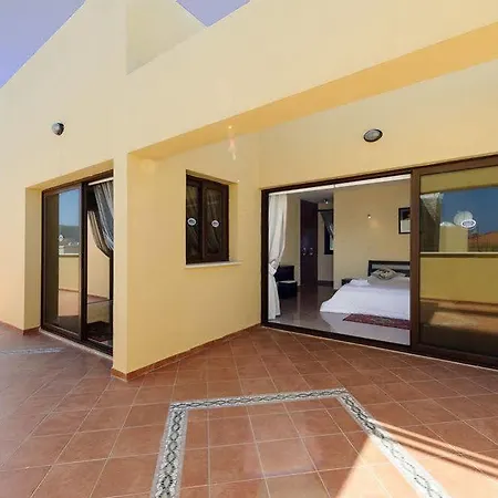 Aparthotel Artemis 3*