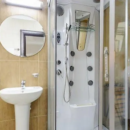 Artemis Aparthotel Protaras