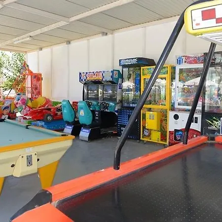 Lägenhetshotell Maris Grand Waterpark Protaras